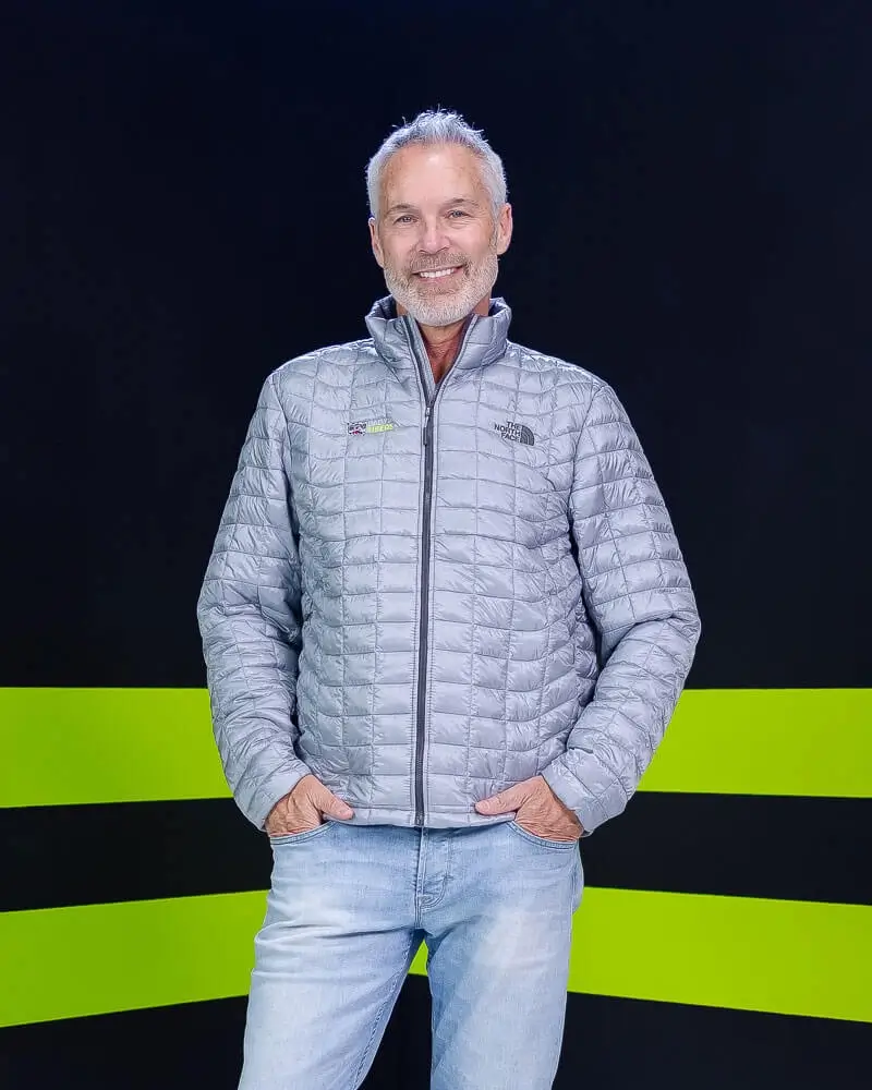 Get custom team apparel, fan gear & accessories, like rain, fleece & windbreaker The North Face jackets.